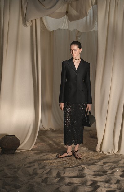 Серьги pena STATEMENTS золотого цвета по цене 20500 руб., арт. PN E 01P S, фото 4 Серьги pena STATEMENTS, арт. PN E 01P S, фото 4