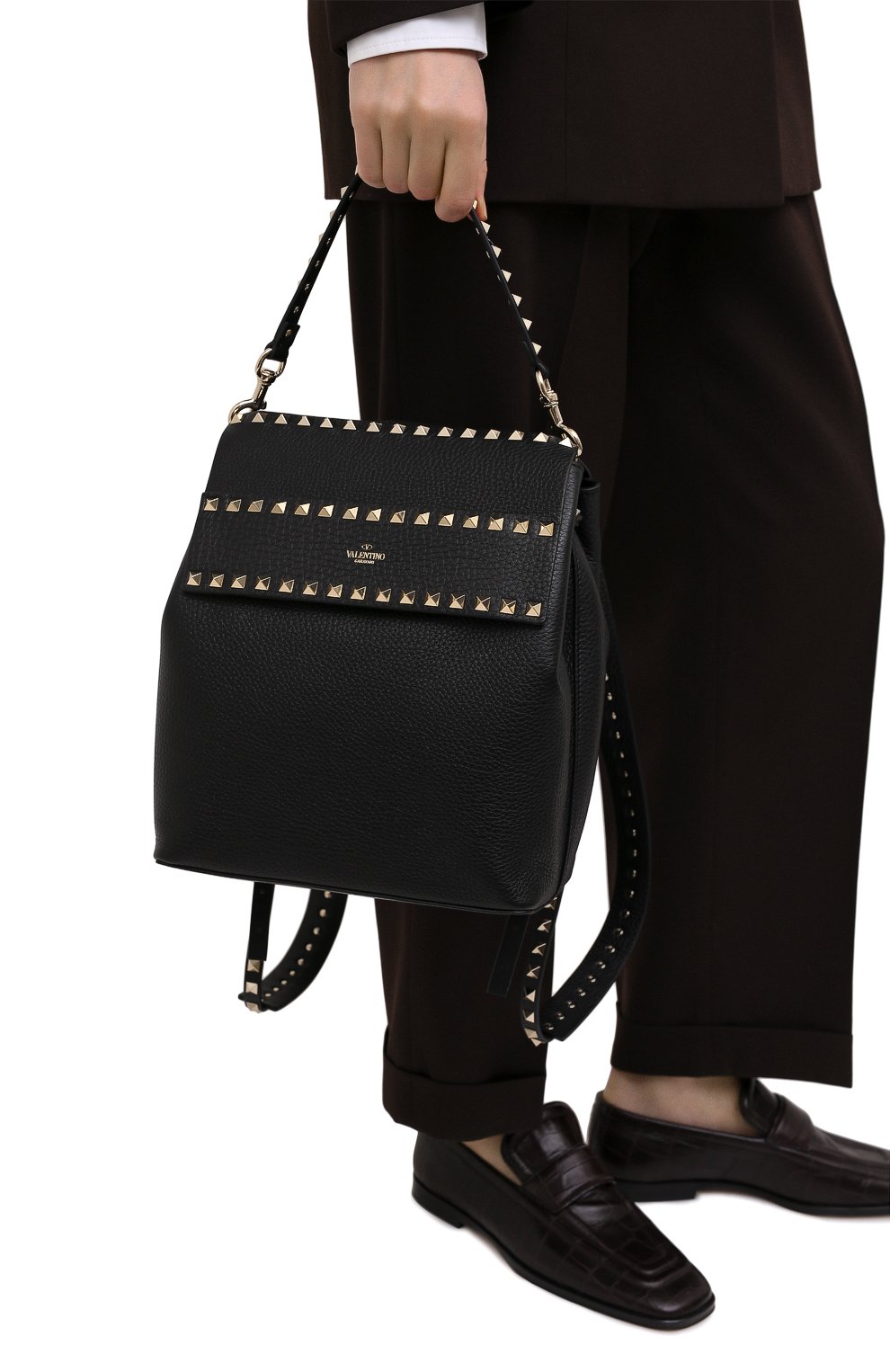 Рюкзак rockstud VALENTINO черного цвета по цене 231000 руб., арт. VW2B0H60/YRK, фото 2 Рюкзак rockstud VALENTINO, арт. VW2B0H60/YRK, фото 2