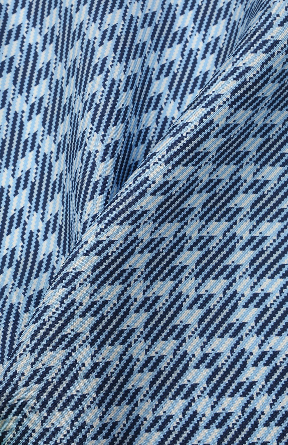 Шелковый платок ZEGNA голубого цвета по цене 11350 руб., арт. Z2J16A/39A, фото 2 Шелковый платок ZEGNA, арт. Z2J16A/39A, фото 2