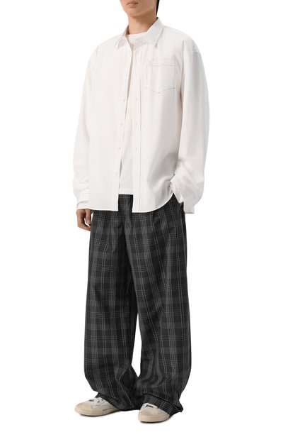 Хлопковая рубашка VETEMENTS белого цвета по цене 89250 руб., арт. MH27SH046W, фото 2 Хлопковая рубашка VETEMENTS, арт. MH27SH046W, фото 2