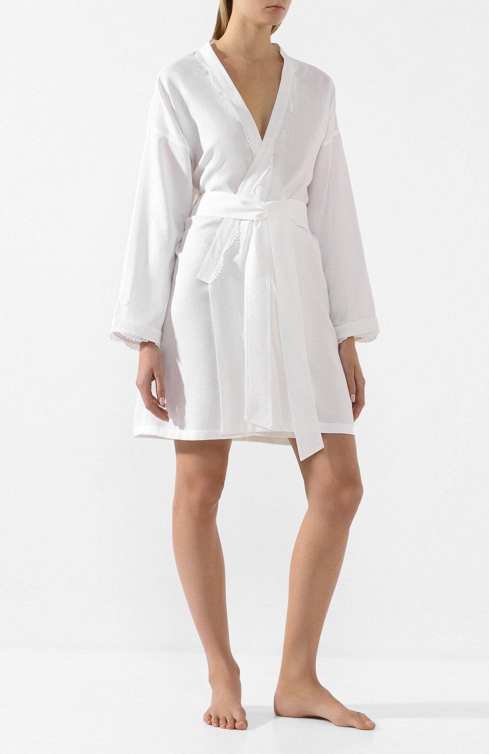 Хлопковый халат CELESTINE белого цвета по цене 19950 руб., арт. 70000572/SARA HAUSMANTEL, фото 2 Хлопковый халат CELESTINE, арт. 70000572/SARA HAUSMANTEL, фото 2