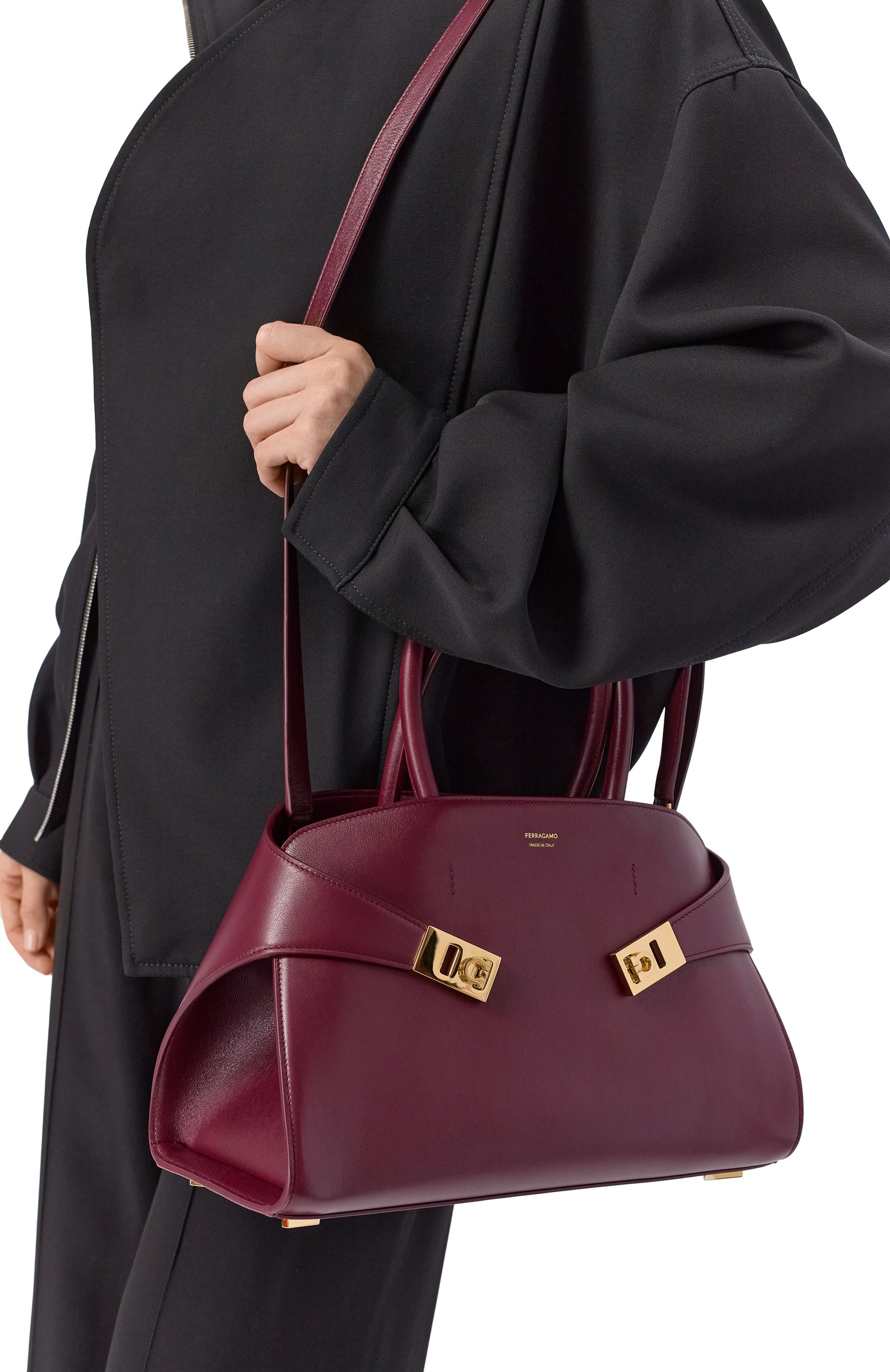 Сумка hug medium FERRAGAMO, арт. 215608/789, фото 2