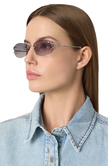 Женские солнцезащитные очки VINTAGE FRAMES серого цвета, арт. ASPEN 24KT WHITE G0LD/ASPHALT | Фото 2 (Материал: Металл; Тип очков: С/з; Региональные ограничения белый список (Axapta Mercury): Не проставлено; Нос: Не проставлено)