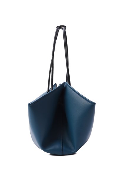 Сумка kamy COCCINELLE синего цвета по цене 39900 руб., арт. E1 U2L 11 02 01, фото 4 Сумка kamy COCCINELLE, арт. E1 U2L 11 02 01, фото 4