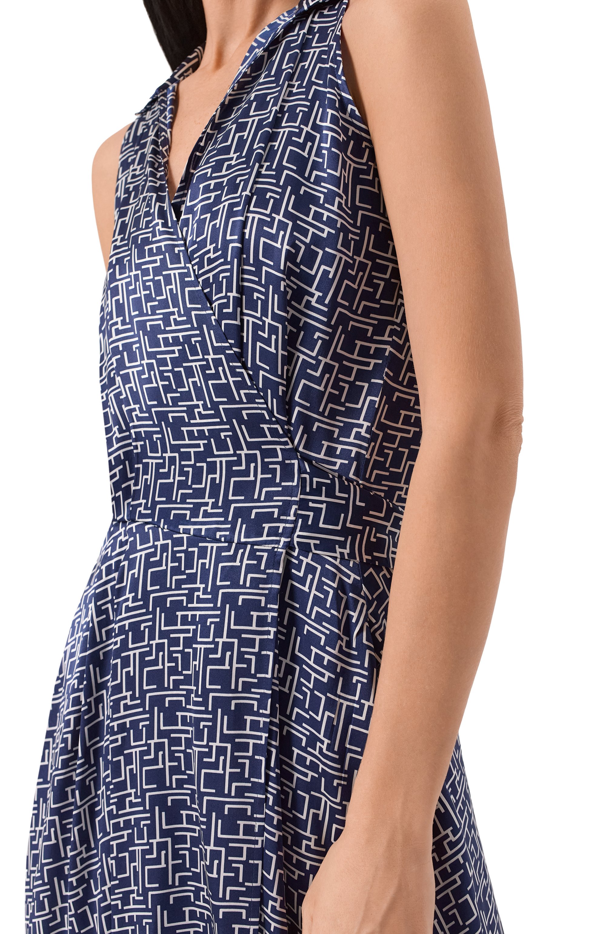 Атласное платье KITON синего цвета по цене 244000 руб., арт. D59305K0926E07, фото 5 Атласное платье KITON, арт. D59305K0926E07, фото 5