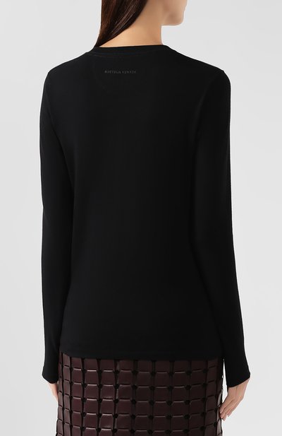 Хлопковый лонгслив BOTTEGA VENETA черного цвета по цене 33900 руб., арт. 575715/VA8E0, фото 4 Хлопковый лонгслив BOTTEGA VENETA, арт. 575715/VA8E0, фото 4