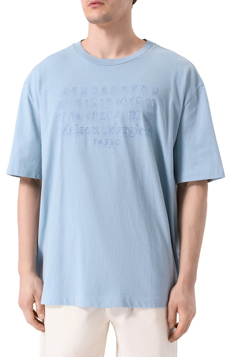 Мужская хлопковая футболка MAISON MARGIELA голубого цвета, арт. S50GC0705/S24567 | Фото 3 (Рукава: 3/4; Длина (для топов): Удлиненные; Материал внешний: Хлопок; Стили: Гранж; Принт: Без принта; Мужское Кросс-КТ: Футболка-одежда; Автоматизация ТО: Проставлено; Детали: Декор; Автоматизация состава: Проставлено)