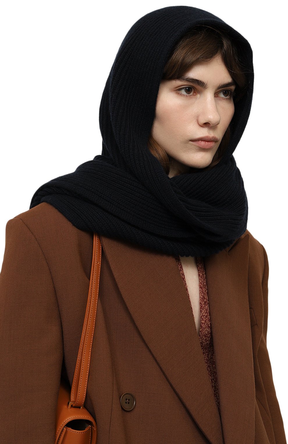 Кашемировый капюшон INVERNI темно-синего цвета по цене 74150 руб., арт. 5656SM, фото 2 Кашемировый капюшон INVERNI, арт. 5656SM, фото 2