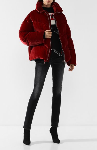 Бархатный пуховик с воротником-стойкой MONTECORE красного цвета по цене 89700 руб., арт. 2526CX352/182801, фото 2 Бархатный пуховик с воротником-стойкой MONTECORE, арт. 2526CX352/182801, фото 2