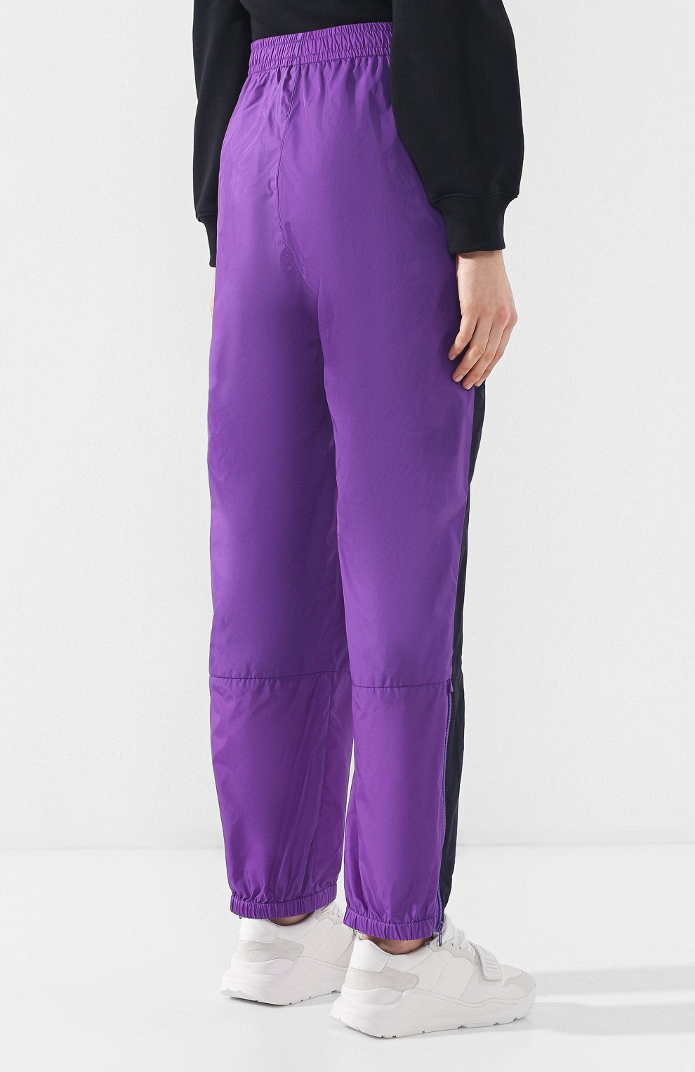 Брюки с лампасами ACNE STUDIOS фиолетового цвета по цене 19950 руб., арт. CK0004/W, фото 4 Брюки с лампасами ACNE STUDIOS, арт. CK0004/W, фото 4