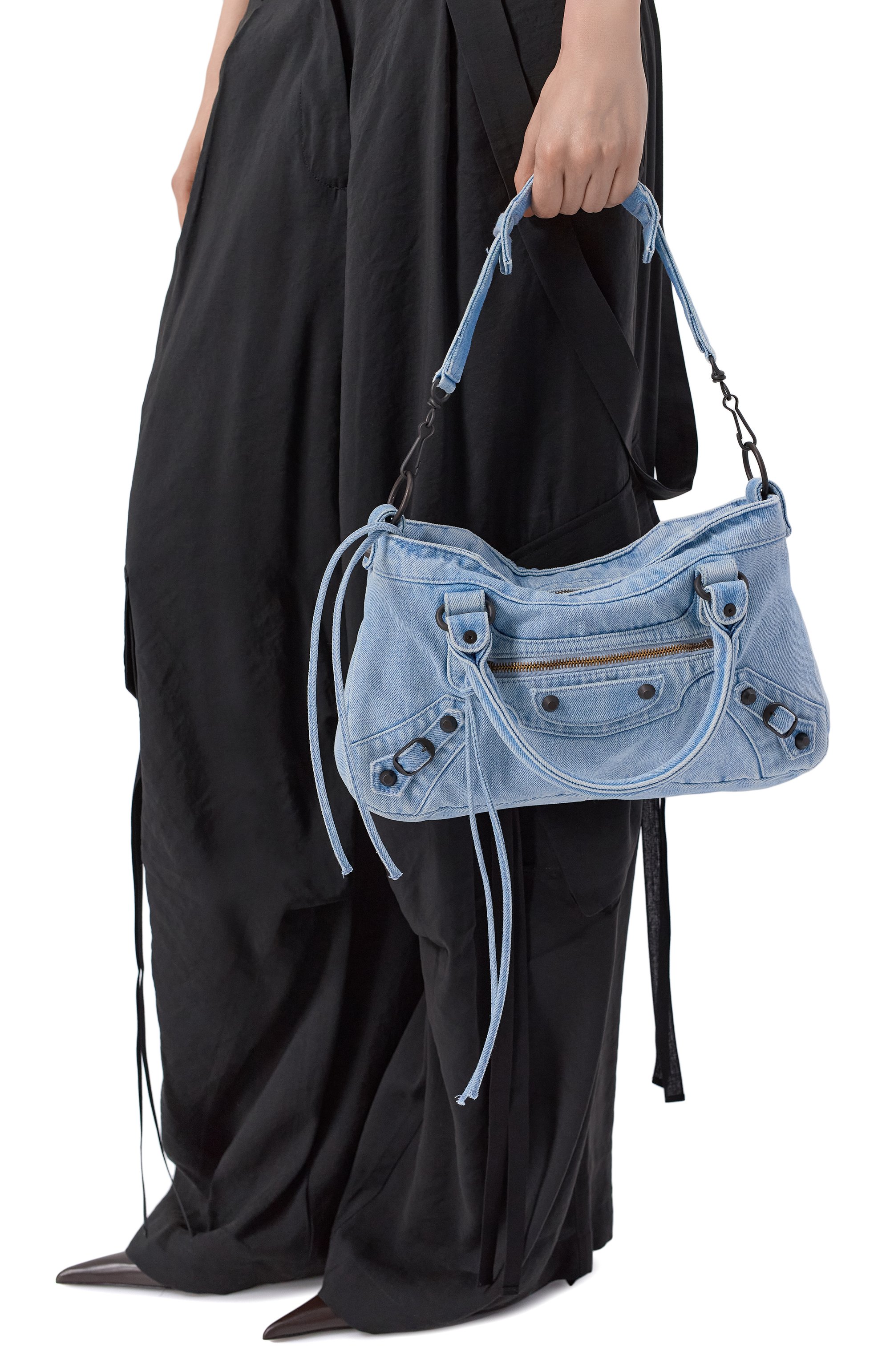 Сумка le city first BALENCIAGA голубого цвета по цене 308000 руб., арт. 866958/2ACJB, фото 2 Сумка le city first BALENCIAGA, арт. 866958/2ACJB, фото 2