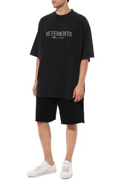 Мужского хлопк�овые шорты VETEMENTS черного цвета, арт. UE54SS160B | Фото 6 (Женское Кросс-КТ: Шорты-одежда; Региональные ограничения белый список (Axapta Mercury): Не проставлено; Кросс-КТ: Широкие; Нос: Не проставлено; Материал внешний: Хлопок; Стили: Спорт-шик)