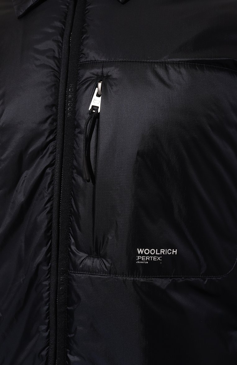 Мужская утепленная куртка WOOLRICH темно-синего цвета, арт. CFW00U0913MRUT3664 | Фото 5 (Длина (верхняя одежда): Короткие; Рукава: Длинные; Материал сплава: Проставлено; Драгоценные камни: Проставлено; Материал внешний: Синтетический материал; Материал подклада: Синтетический материал; Стили: Кэжуэл; Кросс-КТ: Легкая куртка)