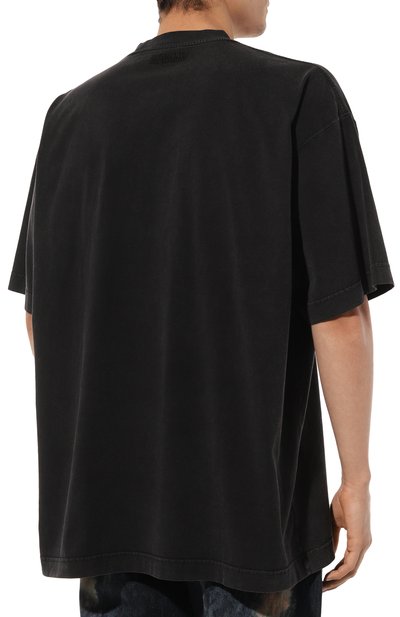 Хлопковая футболка VETEMENTS черного цвета по цене 65450 руб., арт. UE64TR220B, фото 4 Хлопковая футболка VETEMENTS, арт. UE64TR220B, фото 4