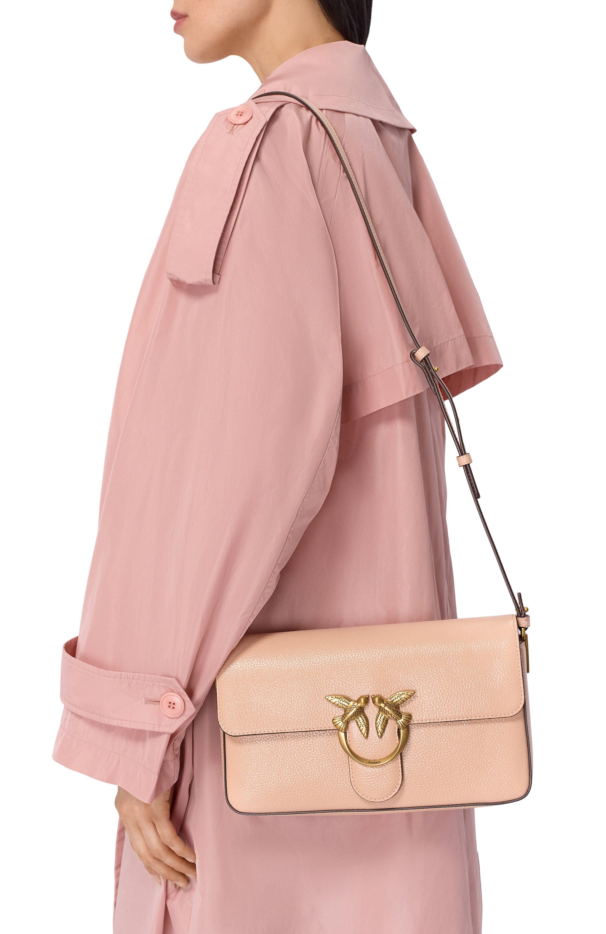 Сумка love one slouchy medium PINKO светло-розового цвета по цене 39950 руб., арт. 106243/A2X6, фото 2 Сумка love one slouchy medium PINKO, арт. 106243/A2X6, фото 2