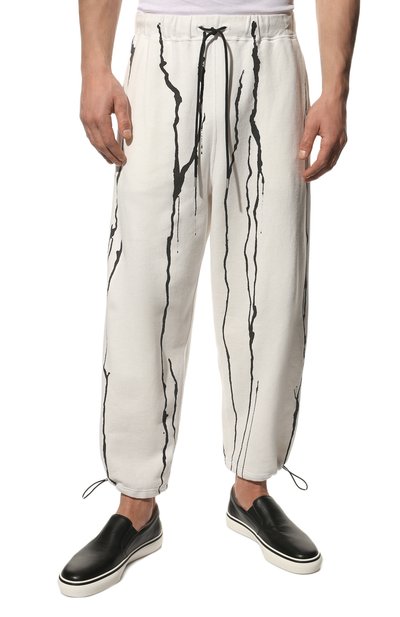 Хлопковые джоггеры KAZUYUKI KUMAGAI белого цвета по цене 62200 руб., арт. VP21-327, фото 3 Хлопковые джоггеры KAZUYUKI KUMAGAI, арт. VP21-327, фото 3