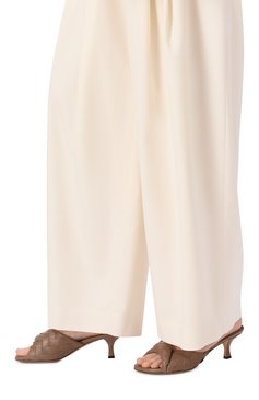 Женские кожаные мюли blink BOTTEGA VENETA светло-коричневого цвета, арт. 796464/V2ED0 | Фото 3 (Подошва: Плоская; Каблук высота: Средний; Материал внешний: Натуральная кожа; Материал сплава: Проставлено; Драгоценные камни: Проставлено; Материал внутренний: Натуральная кожа; Каблук тип: Шпилька)