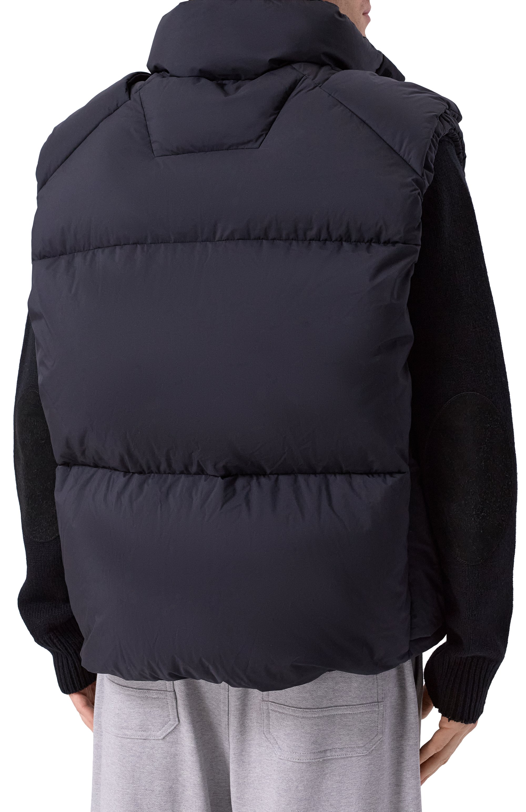 Пуховый жилет JUUN.J черного цвета по цене 170500 руб., арт. JC5X39P77, фото 4 Пуховый жилет JUUN.J, арт. JC5X39P77, фото 4