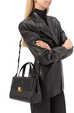 Женская сумка furla sfera medium FURLA черного цвета, арт. WB01579/BX3323 | Фото 2 (Размер: medium; Материал: Натуральная кожа; Ремень/цепочка: На ремешке; Драгоценные камни: Проставлено; Материал сплава: Проставлено)