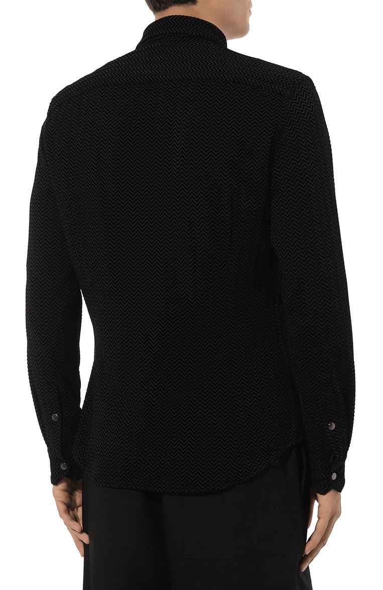 Мужская рубашка GIORGIO ARMANI черного цвета, арт. GM000057/TE11907 | Фото 4 (Рукава: Длинные; Материал внешний: Синтетический материал; Длина (для топов): Стандартные; Принт: С принтом; Манжеты: На кнопках; Стили: Кэжуэл; Случай: Повседневный; Воротник: Кент)