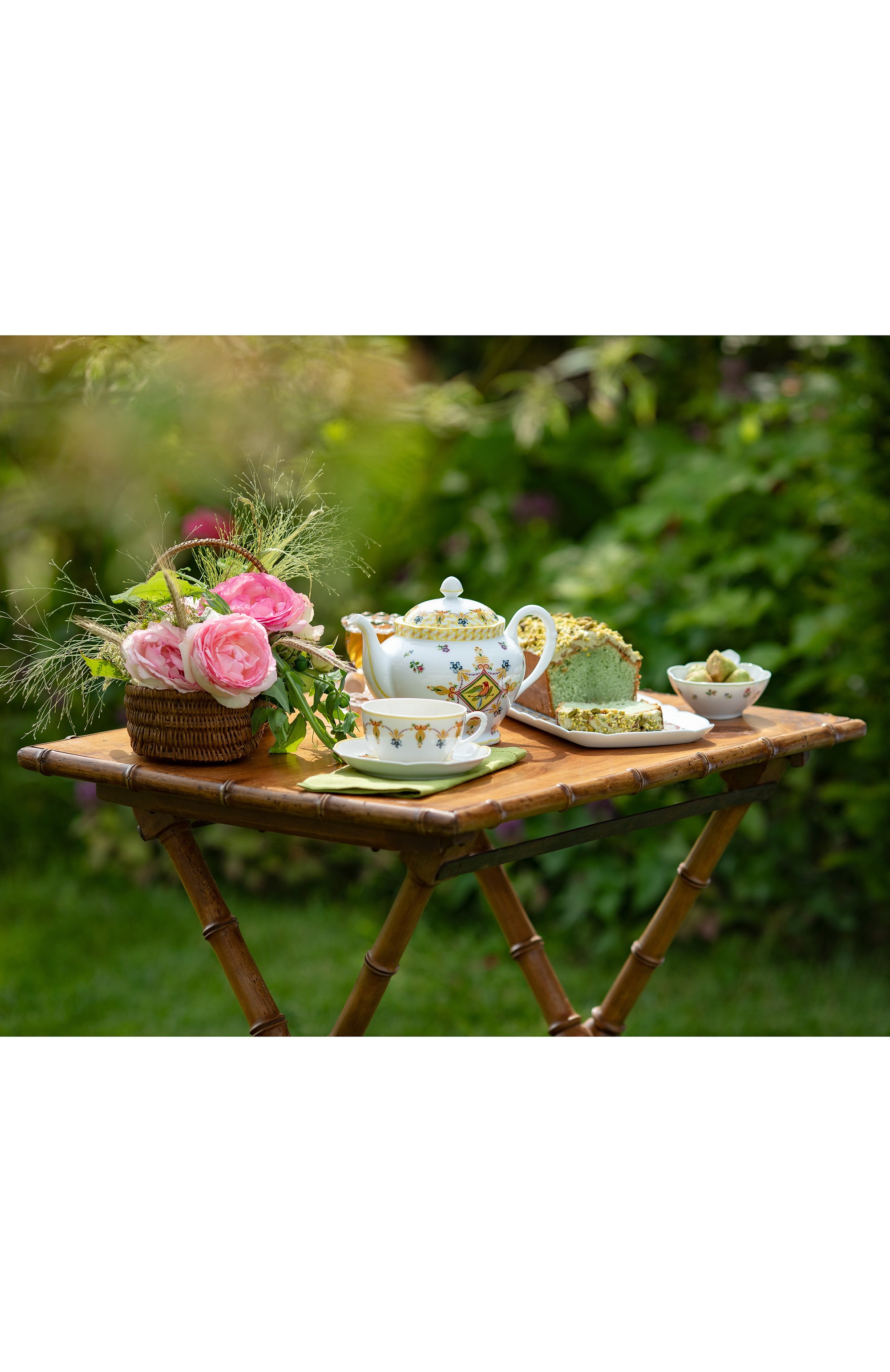 Чайная чашка с блюдцем trianon BERNARDAUD желтого цвета по цене 21550 руб., арт. 2621/89, фото 4 Чайная чашка с блюдцем trianon BERNARDAUD, арт. 2621/89, фото 4