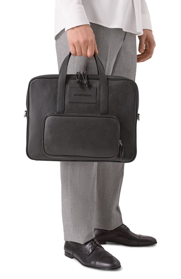 Мужская портфель EMPORIO ARMANI черного цвета, арт. Y4P144/Y068E | Фото 2 (Материал: Натуральная кожа; Ремень/цепочка: На ремешке; Размер: large; Сумки-технические: Портфели)