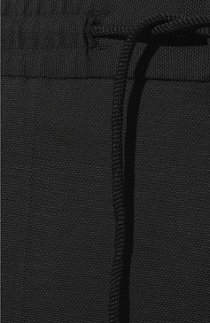 Мужские брюки HUGO темно-серого цвета, арт. 50497927 | Фото 5 (Материал внешний: Шерсть, Синтетический материал; Длина (брюки, джинсы): Стандартные; Случай: Повседневный; Материал сплава: Проставлено; Драгоценные камни: Проставлено; Стили: Кэжуэл)