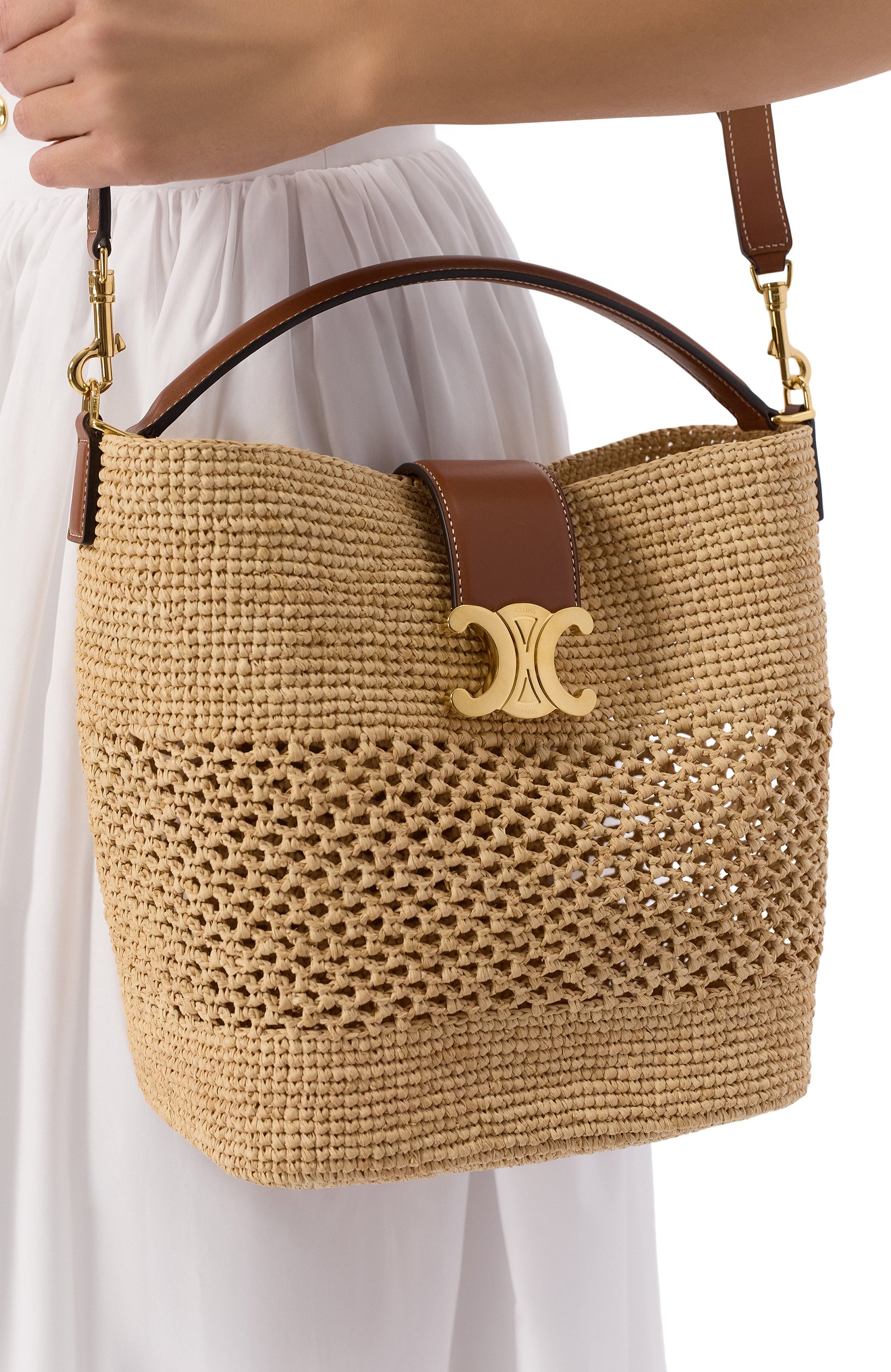 Сумка louise medium CELINE бежевого цвета по цене 424000 руб., арт. 12315/2GUJ, фото 2 Сумка louise medium CELINE, арт. 12315/2GUJ, фото 2