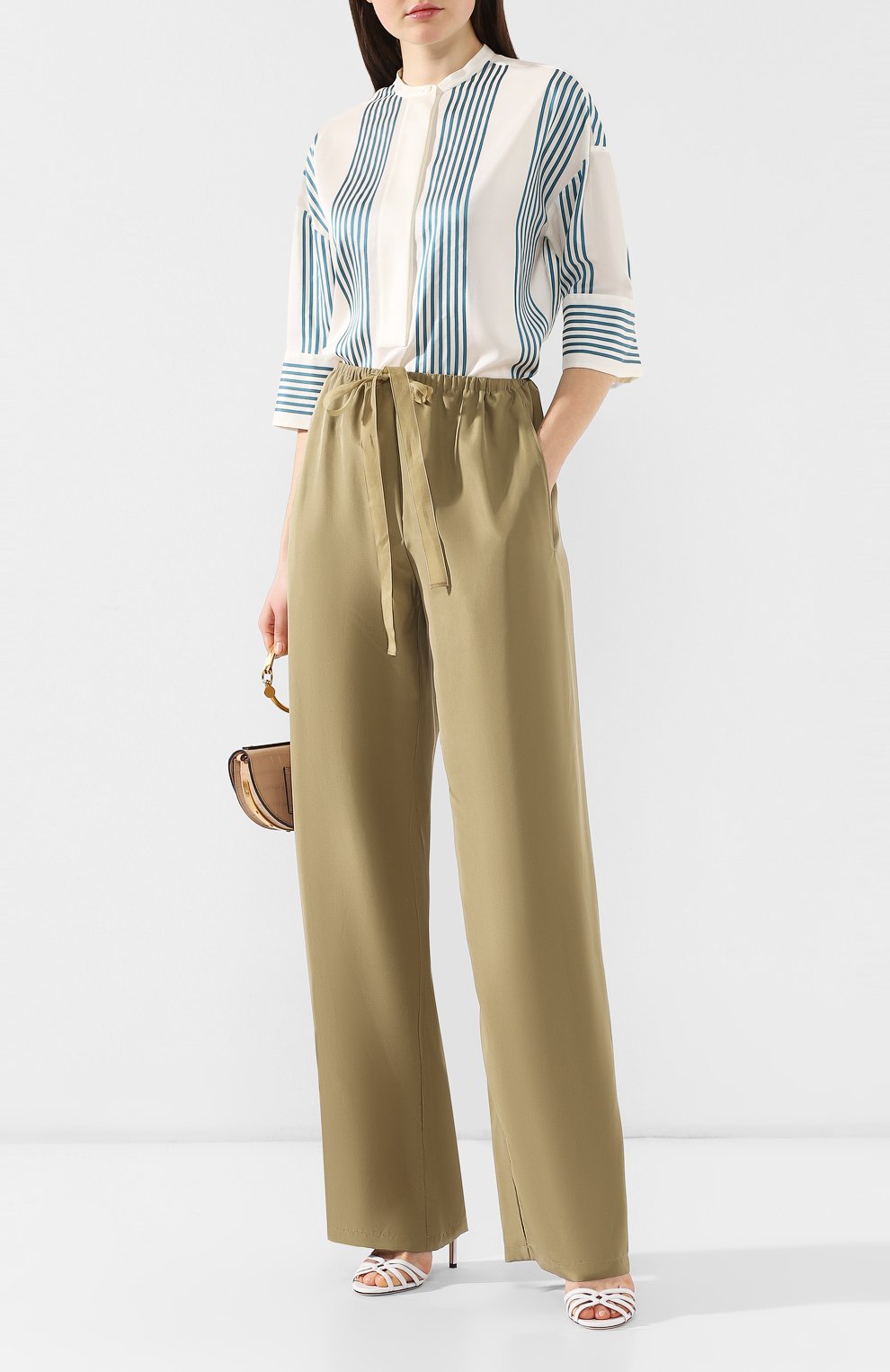 Шелковые брюки ROBERTO CAVALLI хаки цвета по цене 72500 руб., арт. IQT225/SY014, фото 2 Шелковые брюки ROBERTO CAVALLI, арт. IQT225/SY014, фото 2