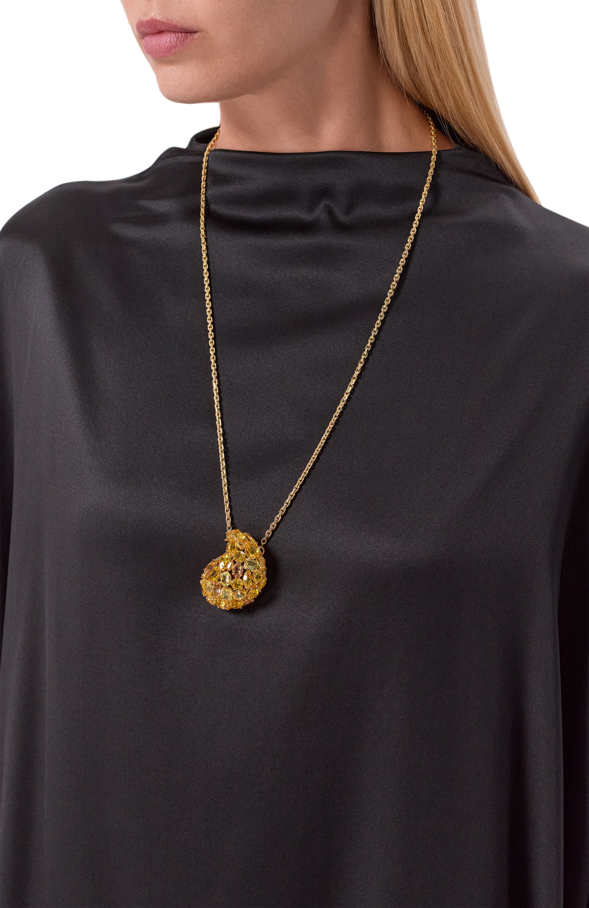 Подвеска gema SWAROVSKI желтого цвета по цене 53900 руб., арт. 5732839, фото 2 Подвеска gema SWAROVSKI, арт. 5732839, фото 2