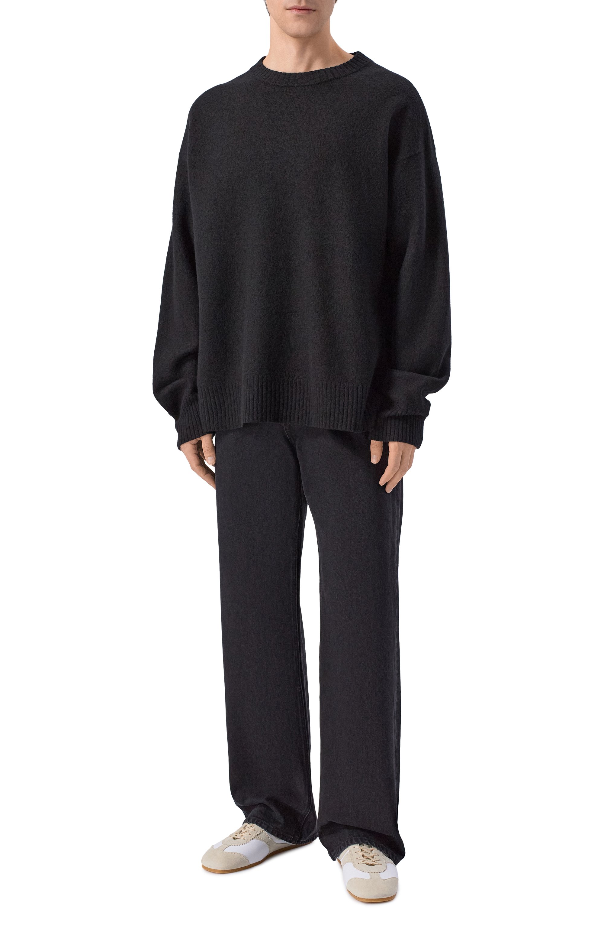 Джинсы JACQUEMUS черного цвета по цене 57150 руб., арт. 25HPAM00028/AD00039, фото 2 Джинсы JACQUEMUS, арт. 25HPAM00028/AD00039, фото 2