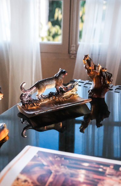Подставка для ручек leopard DAUM коричневого цвета по цене 249500 руб., арт. 05745, фото 3 Подставка для ручек leopard DAUM, арт. 05745, фото 3