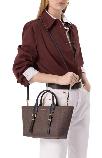Женская сумка moore small MICHAEL MICHAEL KORS коричневого цвета, арт. 30R5G90S1B | Фото 2 (Материал сплава: Проставлено; Драгоценные камни: Проставлено; Материал: Пластик, Резина; Ремень/цепочка: На ремешке; Размер: small)