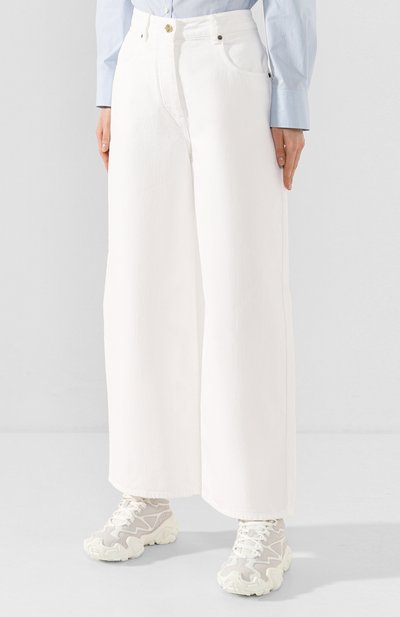 Джинсы JACQUEMUS белого цвета по цене 25500 руб., арт. 201DE05/41100, фото 3 Джинсы JACQUEMUS, арт. 201DE05/41100, фото 3