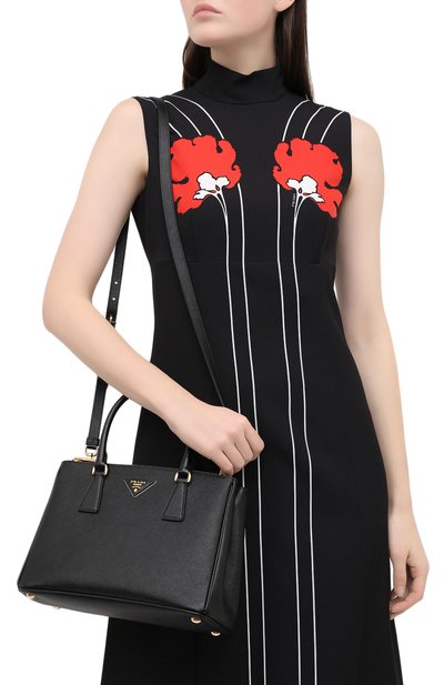 Сумка-тоут galleria PRADA черного цвета по цене 340000 руб., арт. 1BA863-NZV-F0002-1, фото 5 Сумка-тоут galleria PRADA, арт. 1BA863-NZV-F0002-1, фото 5