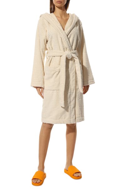 Шлепанцы bv BOTTEGA VENETA оранжевого цвета по цене 38400 руб., арт. 690039/V1060, фото 2 Шлепанцы bv BOTTEGA VENETA, арт. 690039/V1060, фото 2