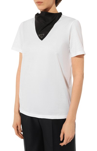 Хлопковая футболка PRADA белого цвета по цене 98000 руб., арт. 135700-1XBH-F0964-212, фото 3 Хлопковая футболка PRADA, арт. 135700-1XBH-F0964-212, фото 3