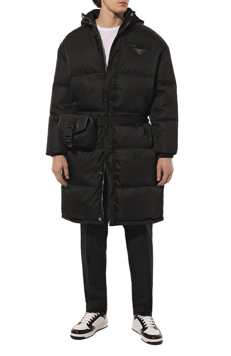 Мужская шерстяной пуховик PRADA черного цвета, арт. SGX871-1WQ8-F0002-212 | Фото 2 (Материал внешний: Шерсть; Рукава: Длинные; Длина (верхняя одежда): До колена; Мужское Кросс-КТ: шерсть и кашемир, пуховик-длинный; Стили: Кэжуэл; Материал сплава: Проставлено; Драгоценные камни: Проставлено)