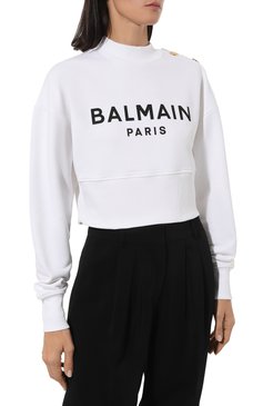 Женский хлопковый свитшот BALMAIN белого цвета, арт. AF0J0040BB02 | Фото 3 (Рукава: Длинные; Материал сплава: Проставлено; Материал внешний: Хлопок; Стили: Спорт-шик; Драгоценные камни: Проставлено; Длина (для топов): Укороченные; Женское Кросс-КТ: Свитшот-одежда)