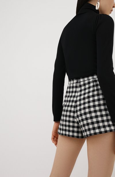 Юбка-шорты REDVALENTINO черно-белого цвета по цене 26850 руб., арт. UR3RFD70/55U, фото 4 Юбка-шорты REDVALENTINO, арт. UR3RFD70/55U, фото 4
