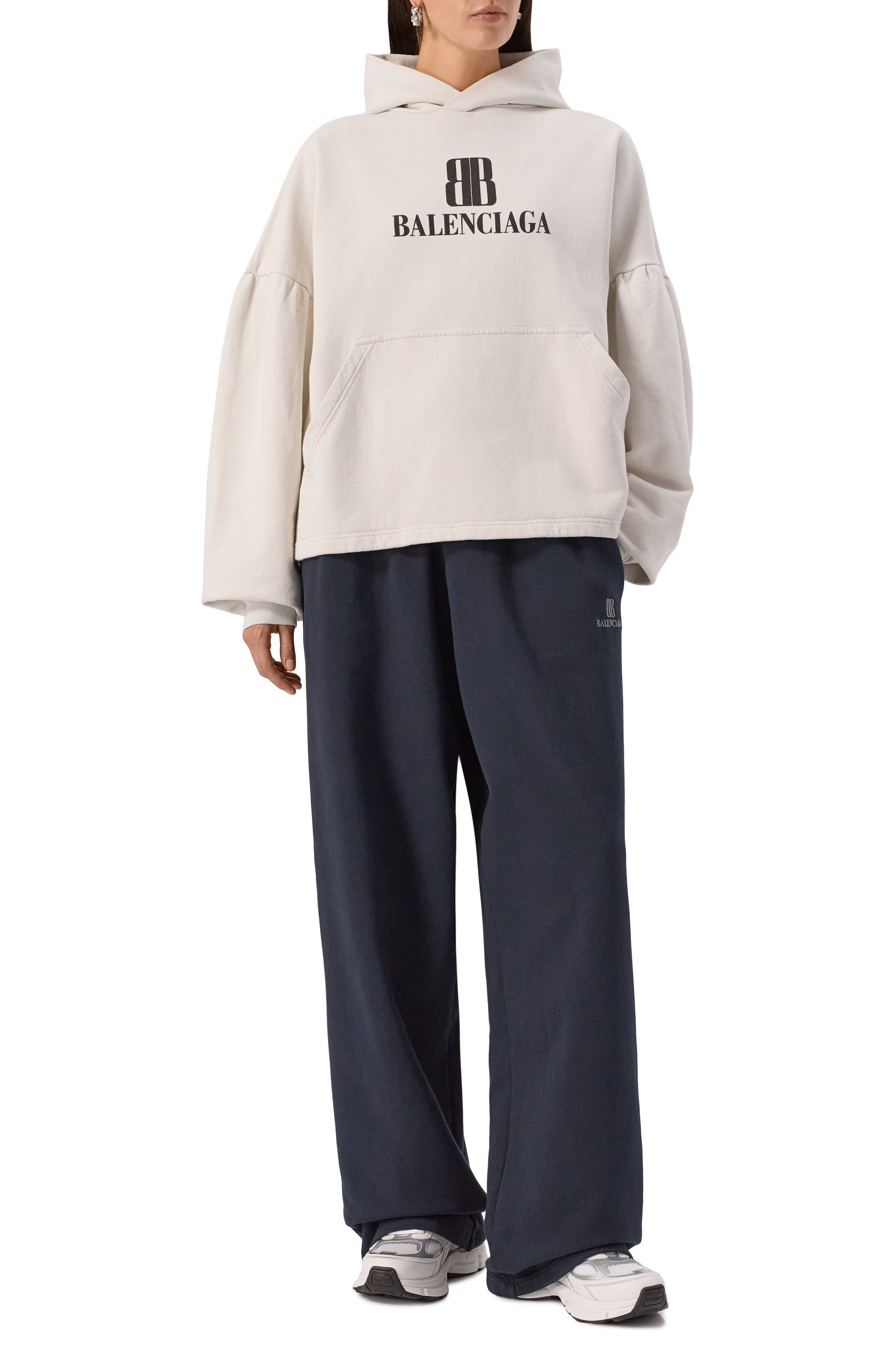 Хлопковые брюки BALENCIAGA черного цвета по цене 126000 руб., арт. 842201/TSV03, фото 2 Хлопковые брюки BALENCIAGA, арт. 842201/TSV03, фото 2