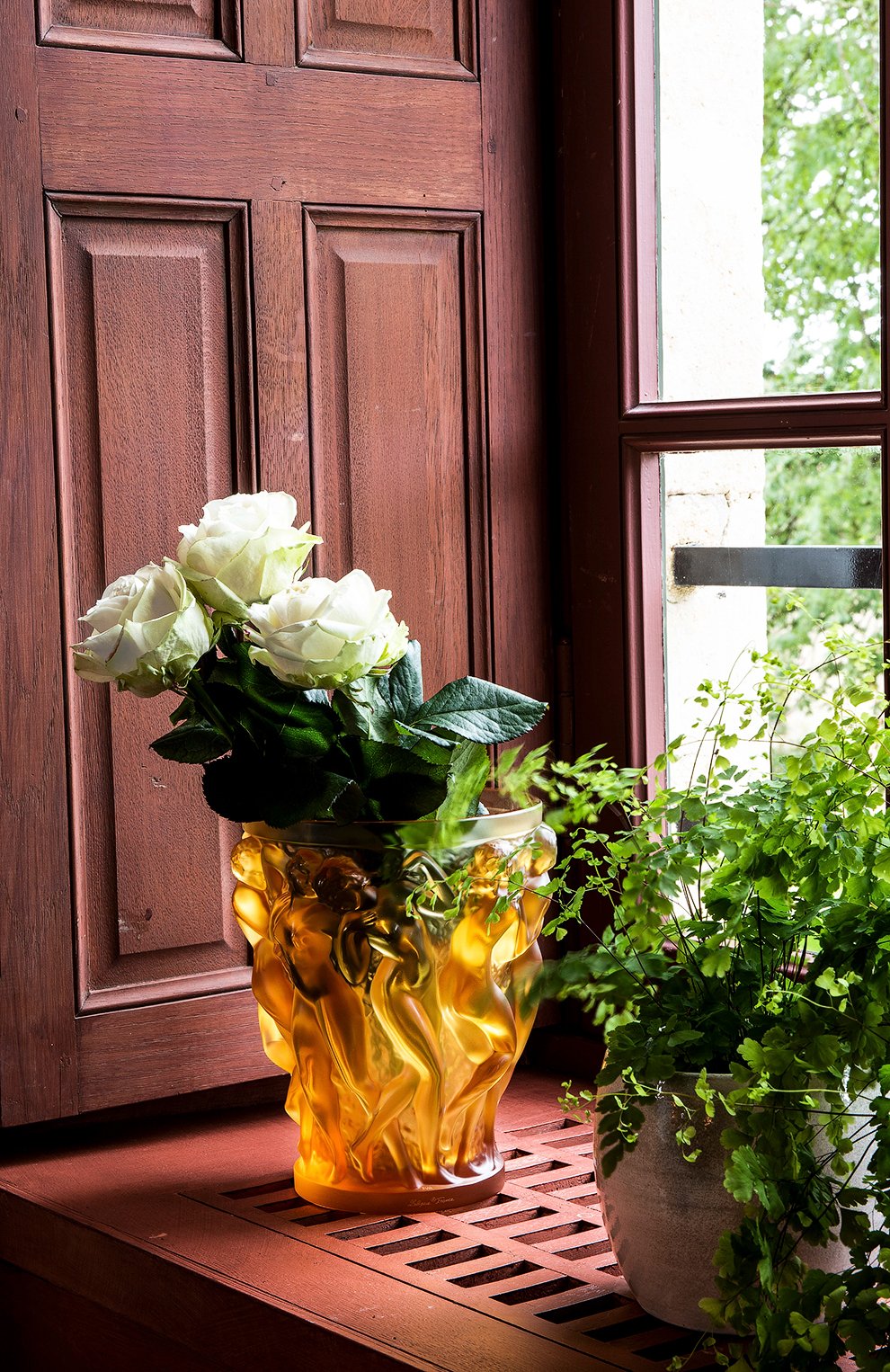 Ваза bacchantes LALIQUE оранжевого цвета по цене 845000 руб., арт. 1220020, фото 2 Ваза bacchantes LALIQUE, арт. 1220020, фото 2