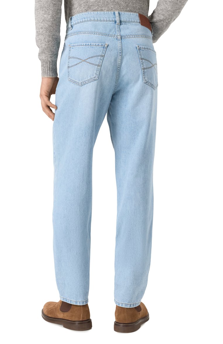 Мужские джинсы traditional fit BRUNELLO CUCINELLI голубого цвета, арт. M241PD3210 | Фото 4 (Длина (брюки, джинсы): Стандартные; Материал внешний: Хлопок, Деним; Кросс-КТ: Деним; Силуэт М (брюки): Прямые; Стили: Повседневный; Детали: Делаве; Автоматизация состава: Проставлено; Автоматизация ТО: Проставлено)