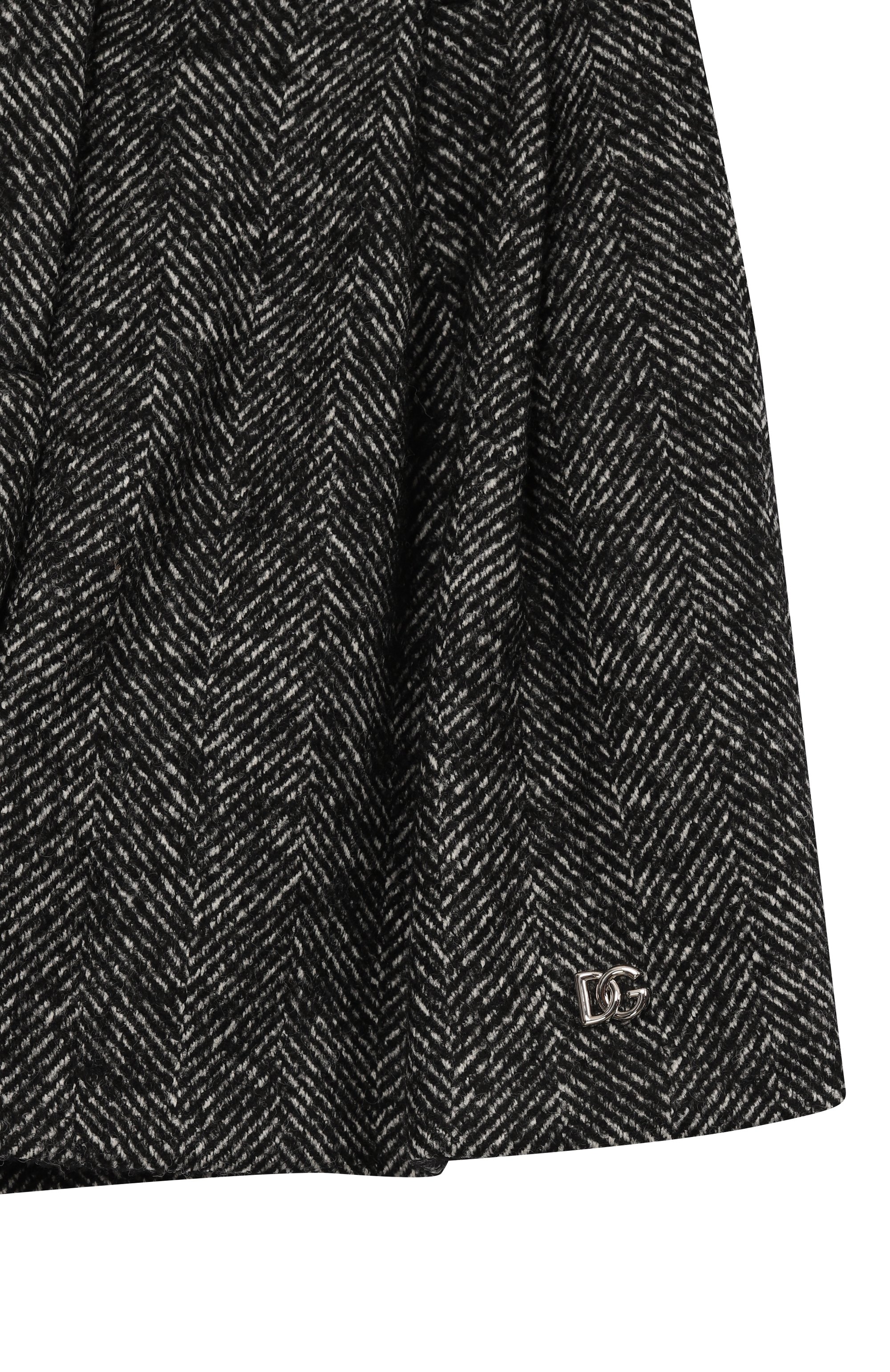 Твидовые шорты DOLCE & GABBANA темно-серого цвета по цене 47800 руб., арт. L53Q46/FCZAF/8-12+, фото 3 Твидовые шорты DOLCE & GABBANA, арт. L53Q46/FCZAF/8-12+, фото 3