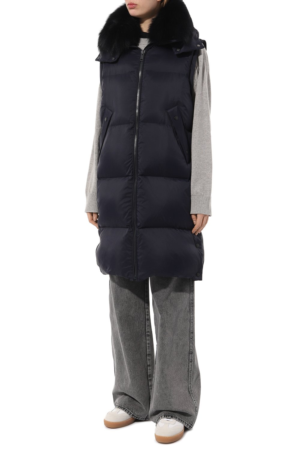 Пуховик YVES SALOMON темно-синего цвета по цене 188500 руб., арт. 23WFM06000DORD, фото 6 Пуховик YVES SALOMON, арт. 23WFM06000DORD, фото 6