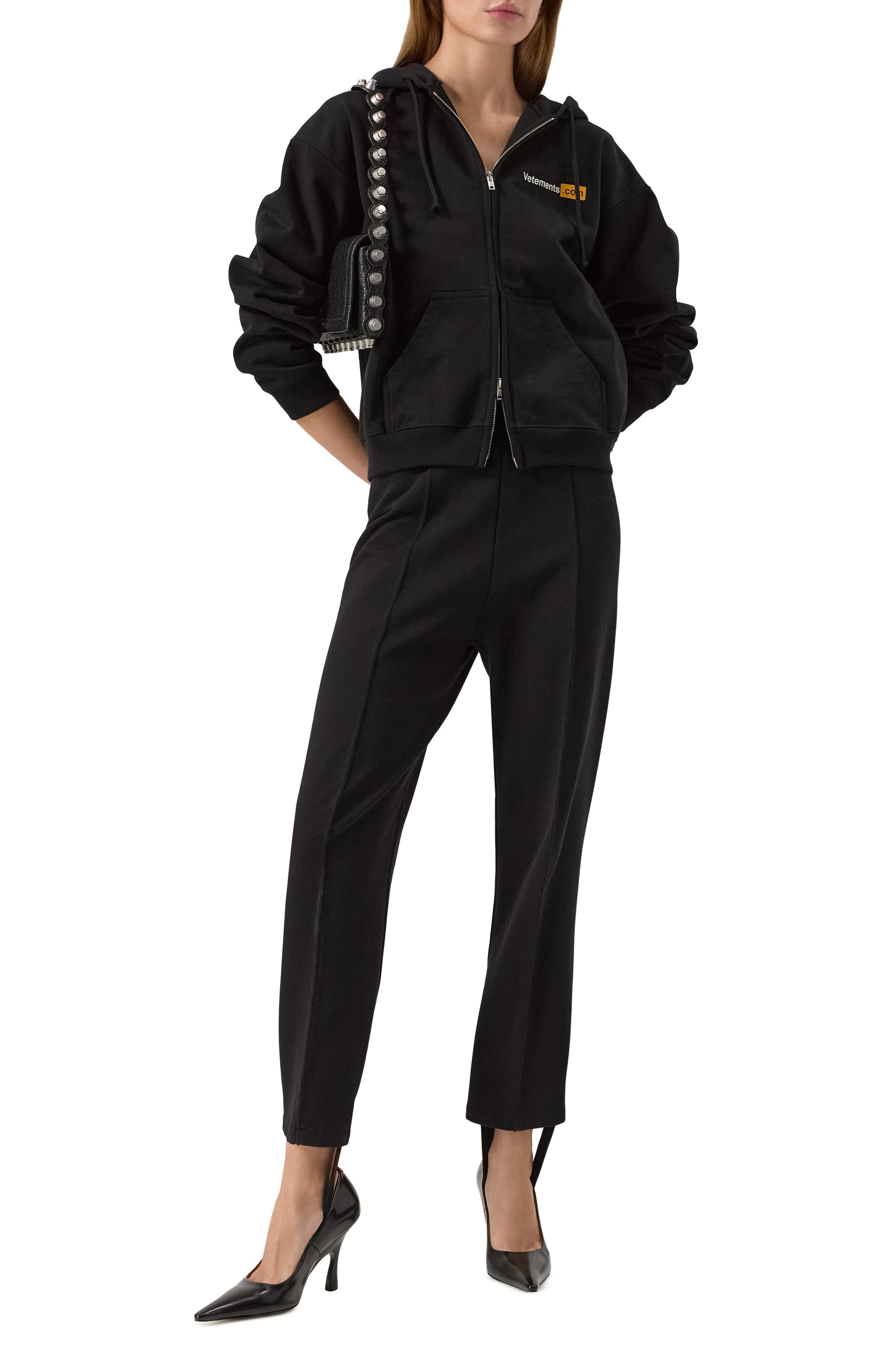 Хлопковая толстовка VETEMENTS черного цвета по цене 99500 руб., арт. UA66HD830B, фото 2 Хлопковая толстовка VETEMENTS, арт. UA66HD830B, фото 2