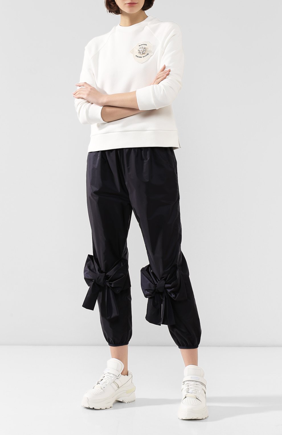 Джоггеры 4 moncler simone rocha MONCLER GENIUS темно-синего цвета по цене 29950 руб., арт. E2-09W-16501-00-C0332, фото 2 Джоггеры 4 moncler simone rocha MONCLER GENIUS, арт. E2-09W-16501-00-C0332, фото 2