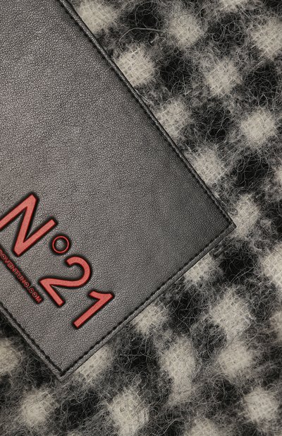 Шерстяной шарф N21 черно-белого цвета по цене 24600 руб., арт. 22I N2M1/6902/6976, фото 4 Шерстяной шарф N21, арт. 22I N2M1/6902/6976, фото 4