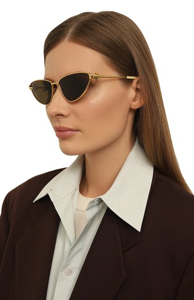 Солнцезащитные очки BOTTEGA VENETA золотого цвета по цене 45650 руб., арт. BV1186S 002, фото 2 Солнцезащитные очки BOTTEGA VENETA, арт. BV1186S 002, фото 2