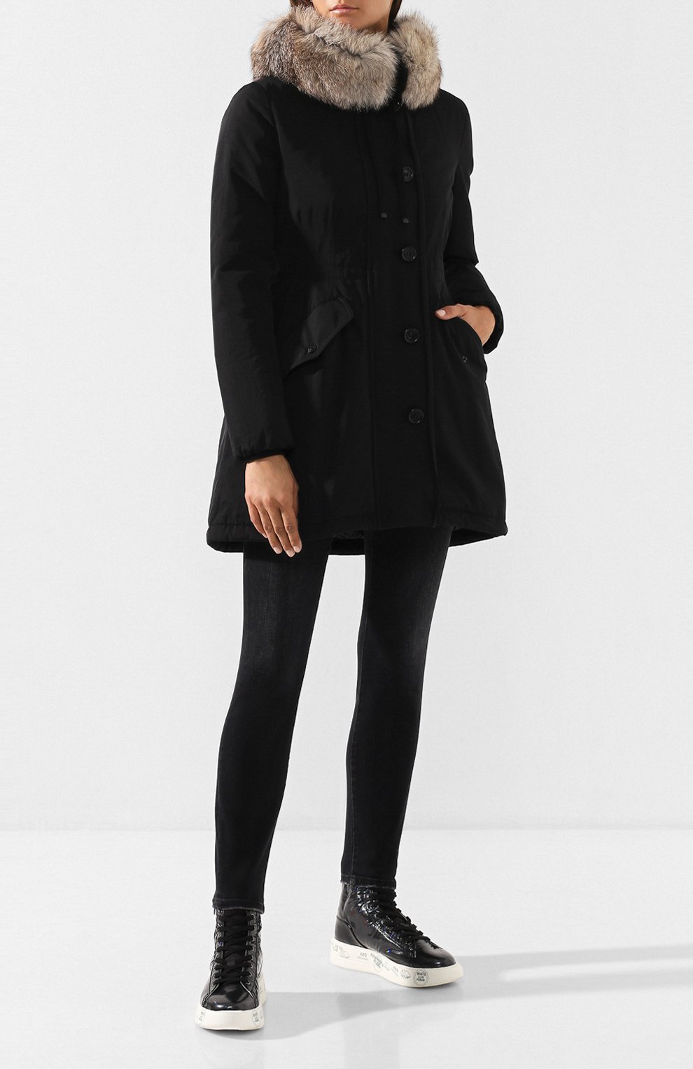 Парка moncler monticole MONCLER черного цвета по цене 221000 руб., арт. E2-093-49934-25-57136, фото 2 Парка moncler monticole MONCLER, арт. E2-093-49934-25-57136, фото 2